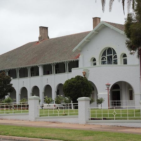 Hydro Hotel Leeton Exterior photo