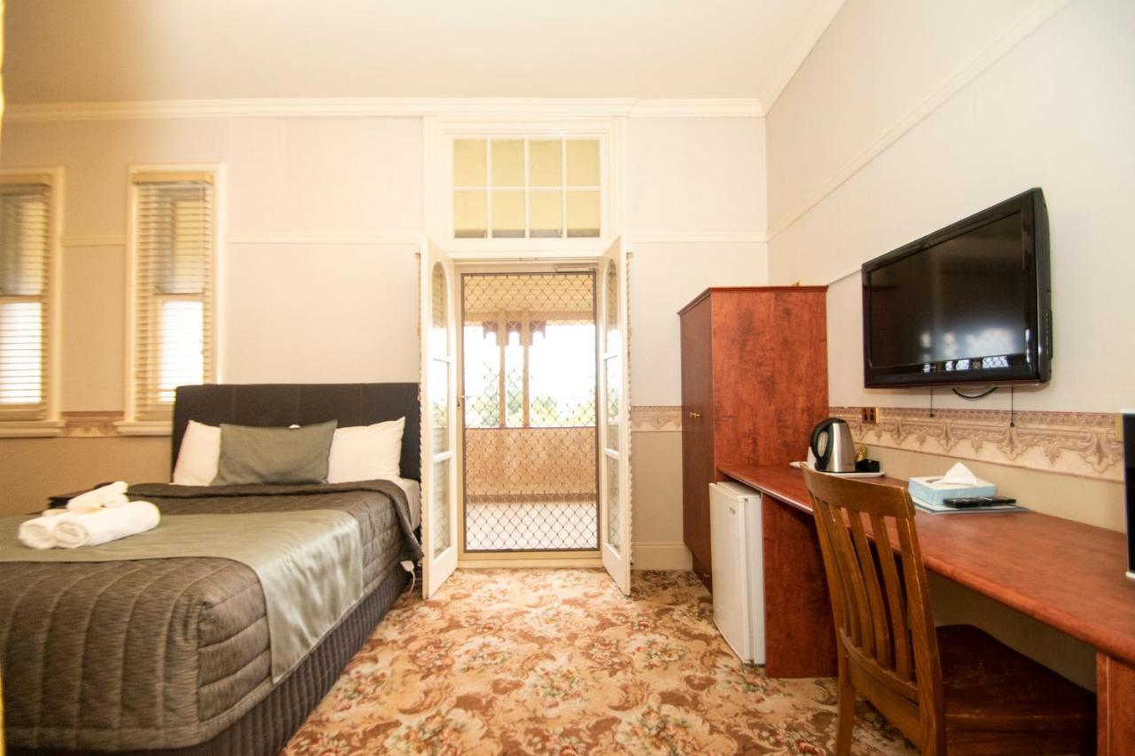 Hydro Hotel Leeton Exterior photo