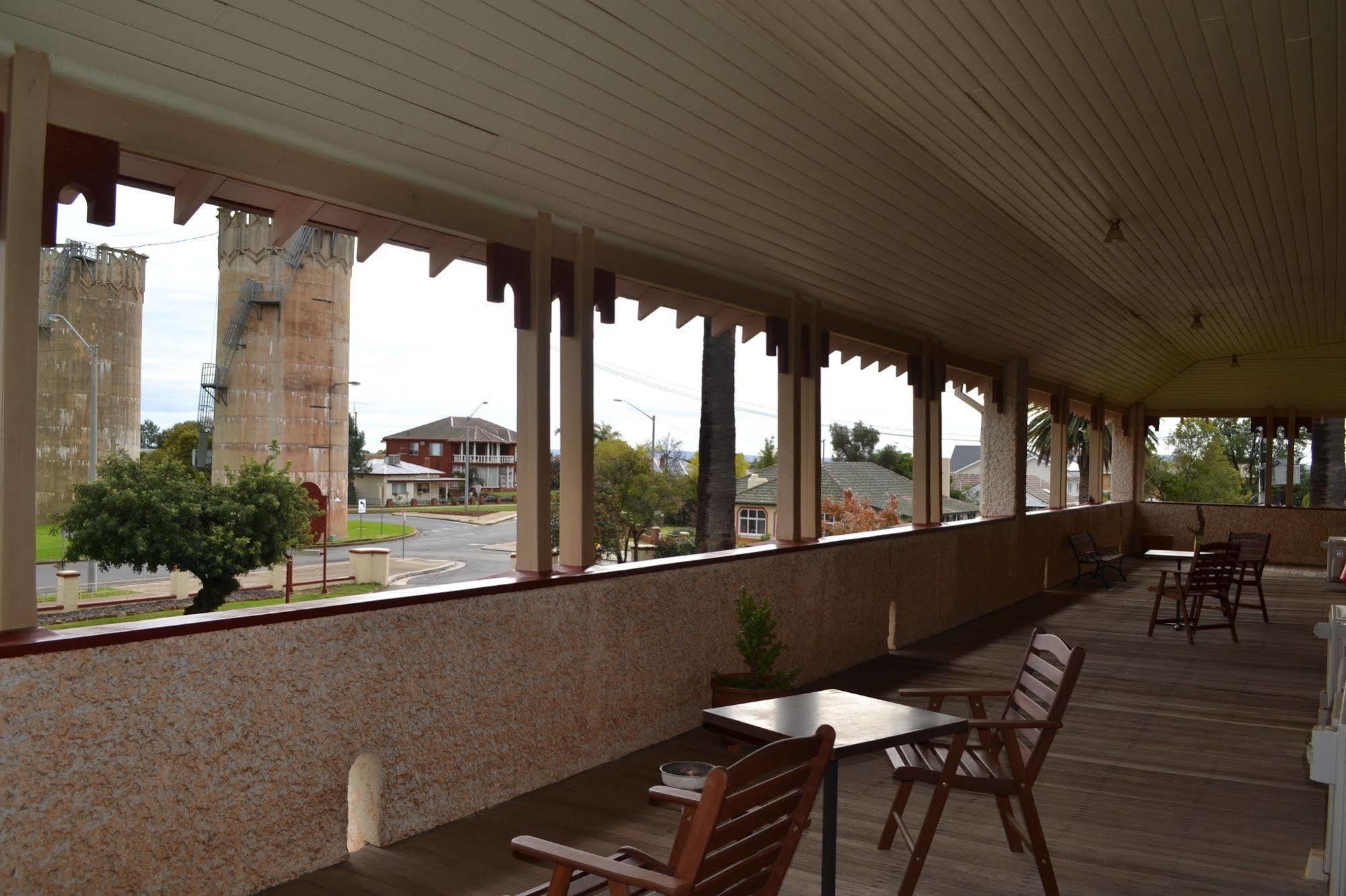 Hydro Hotel Leeton Exterior photo
